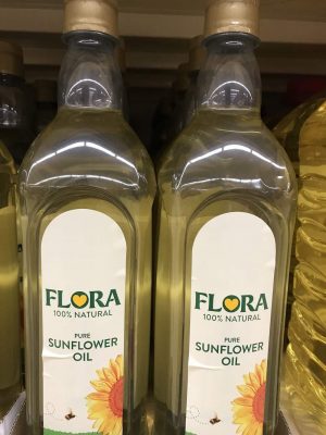 Sunflower oil depicted as heart healthy